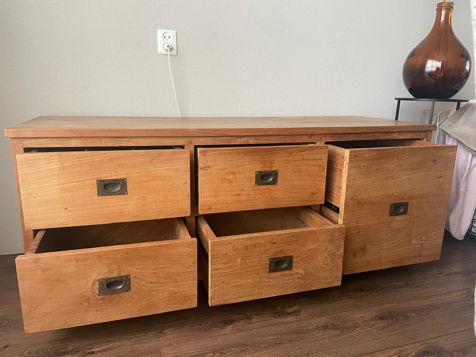 Massief houten kast, Ophalen, Teakhout, Zo goed als nieuw, Met lade(s)