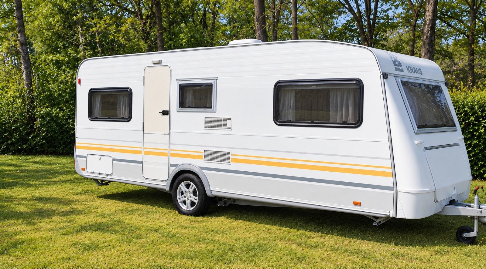 Knaus Sudwind 4-persoons caravan met voortent en luifel, Caravans en Kamperen, Rondzit, Omvormbare zithoek, 750 - 1000 kg, Particulier