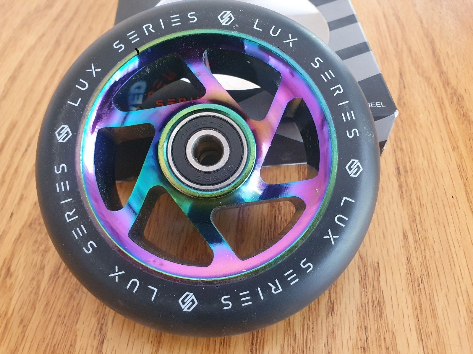 100 MM STRIKER LUX RAINBOW WIEL, Fietsen en Brommers, Steps, Ophalen of Verzenden, Nieuw, Gewone step