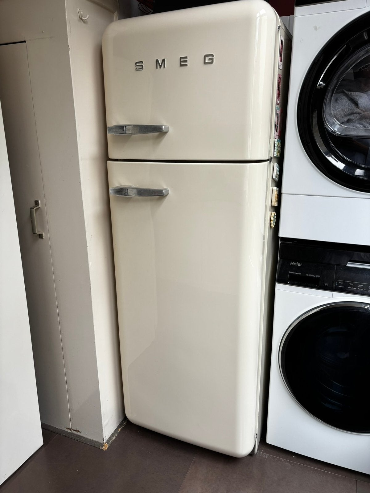 Smeg retro koelkast – werkend – €200, Witgoed en Apparatuur, Ophalen, Gebruikt, 200 liter of meer, 160 cm of meer