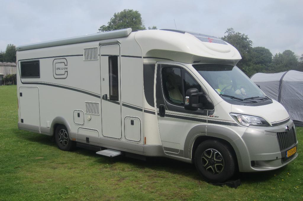 Carthago Chic C-Line T4.9 LE, full options, bouwjaar 2021, Caravans en Kamperen, Campers, Automaat, Chemisch toilet, Ringverwarming
