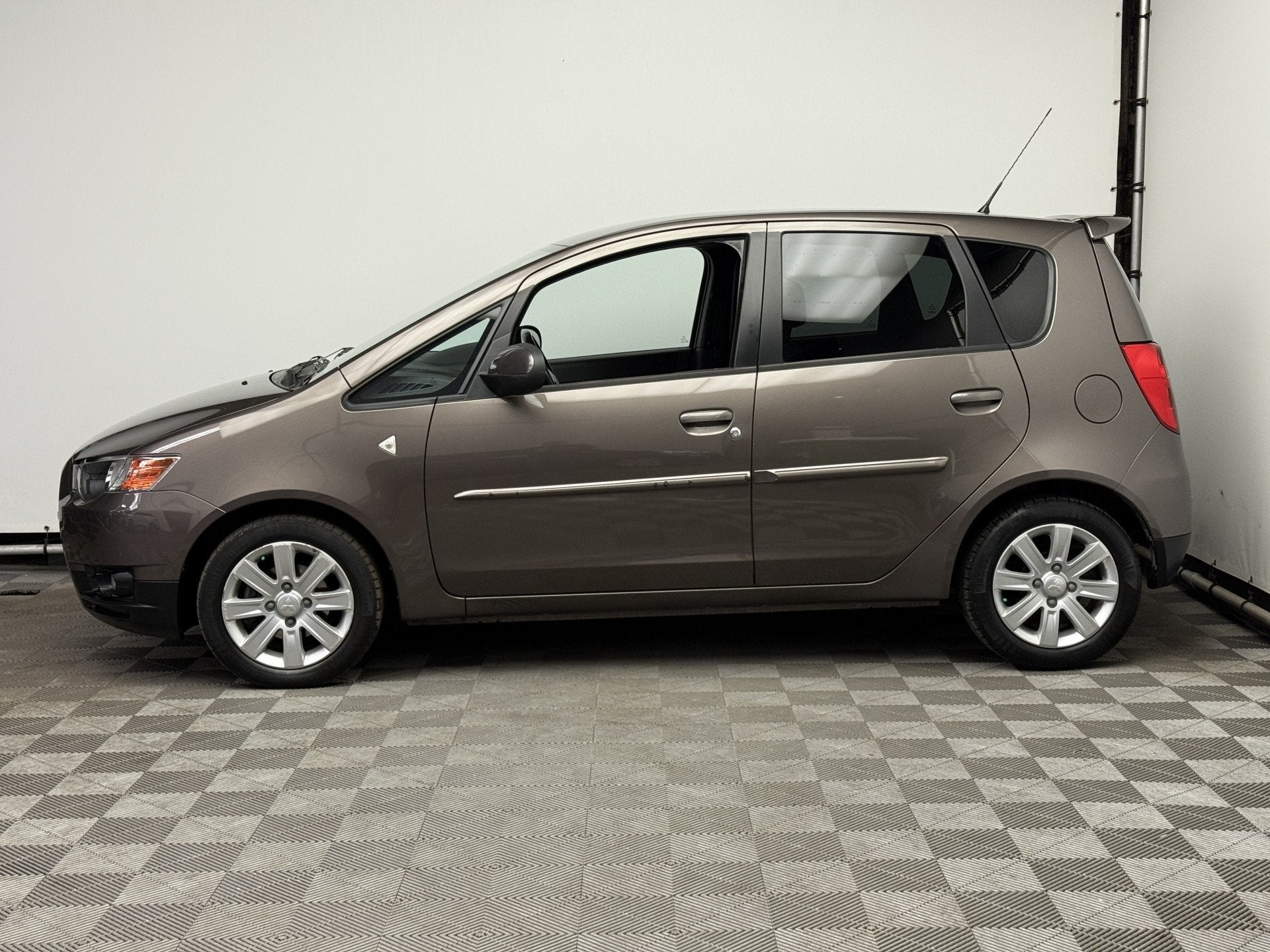 Mitsubishi Colt 1.3 Edition Two 5-drs Airco LM16" Cruise 1e, Auto's, Voorwielaandrijving, Euro 5, Stof, Gebruikt