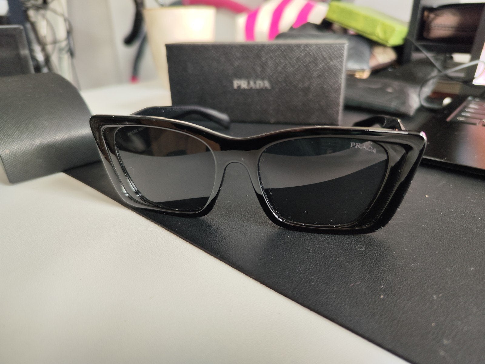 Prada Symbole PR 17ws zonnebril zgan!, Ophalen of Verzenden, Zo goed als nieuw, Zwart, Overige merken