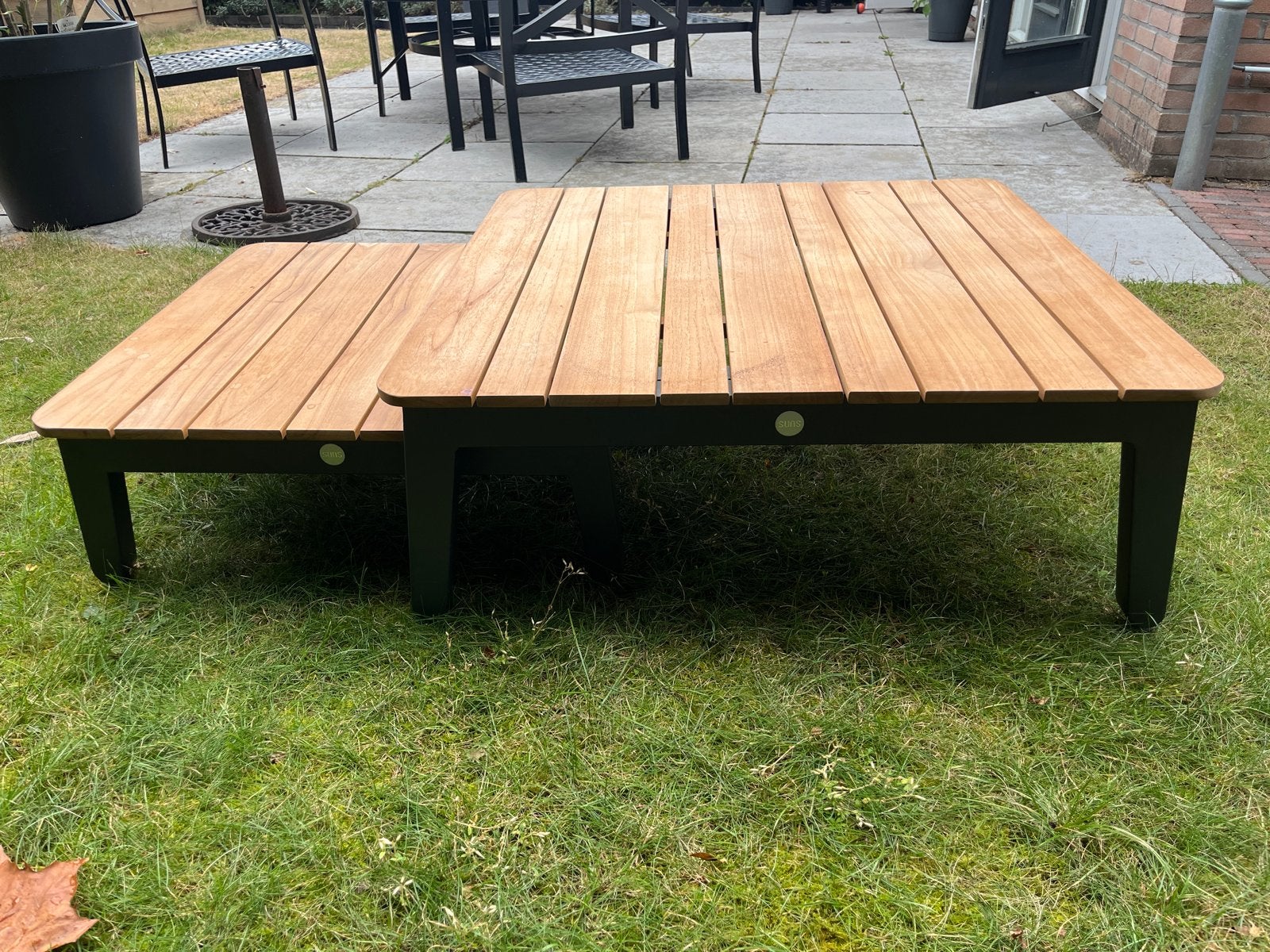 Suns bijzettafels van teakhout en aluminium, Ophalen, Zo goed als nieuw, Rechthoekig, Teakhout