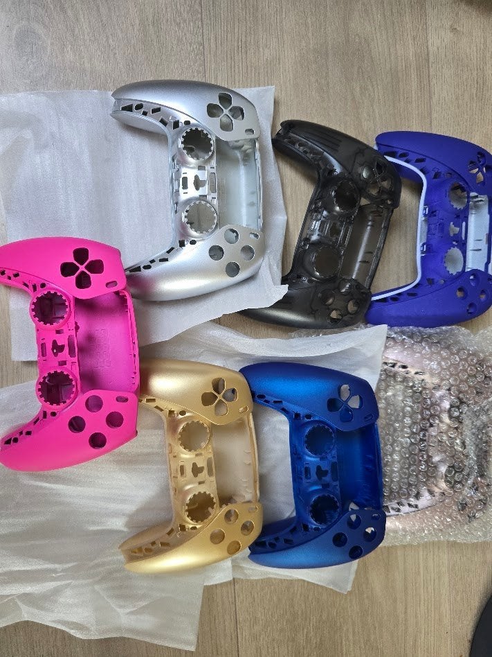 Foto 18 van Grote partij PS4/PS5 controllers + onderdelen/accessoires