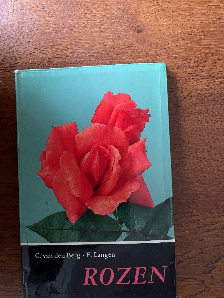 "Rozen" C. van den Berg & F. Langen, Ophalen of Verzenden, Zo goed als nieuw, Tuinieren en Tuinplanten