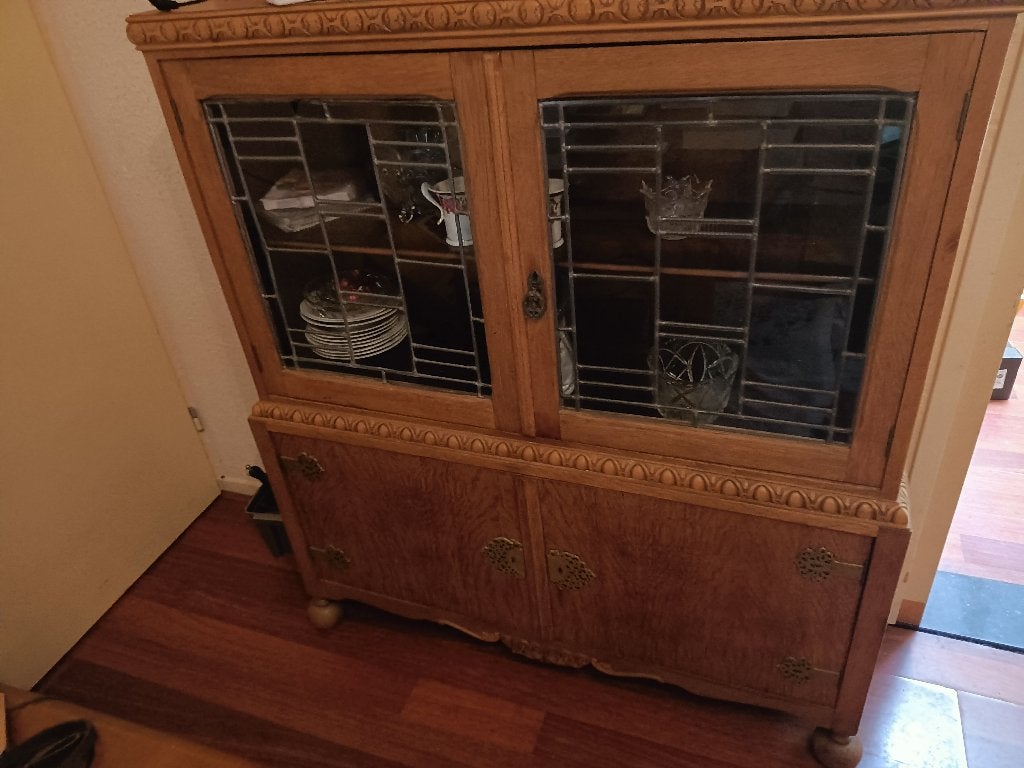 Oud kast (2 deel), Ophalen