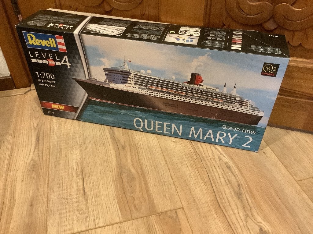 Revell Queen Mary 2 | deels gebouwde kit | 1:700, Ophalen of Verzenden, Zo goed als nieuw, 1:200 of kleiner, Revell