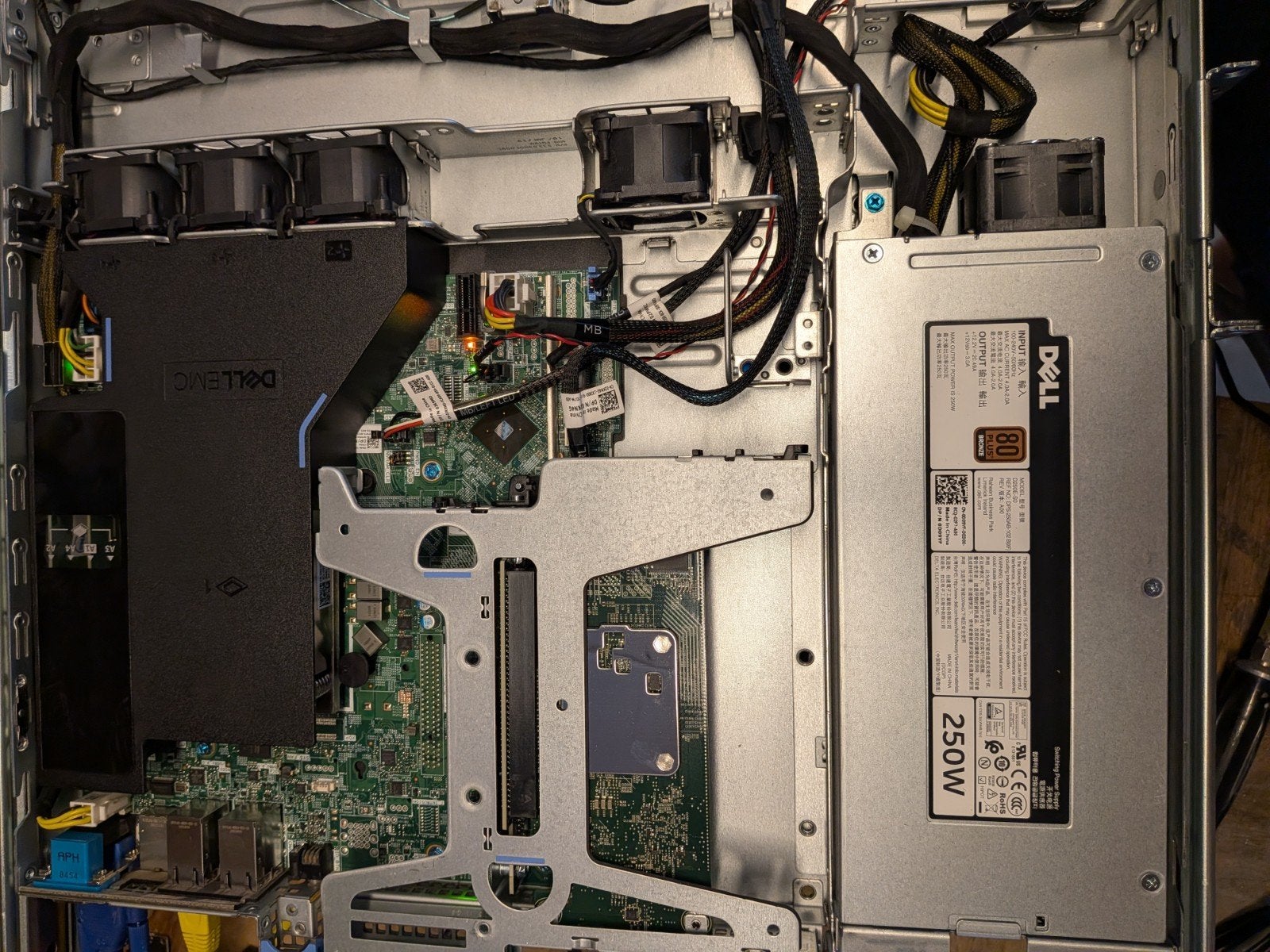 Dell PowerEdge R240 Server, Computers en Software, Ophalen of Verzenden, Zo goed als nieuw, 4 TB, 3 tot 4 Ghz