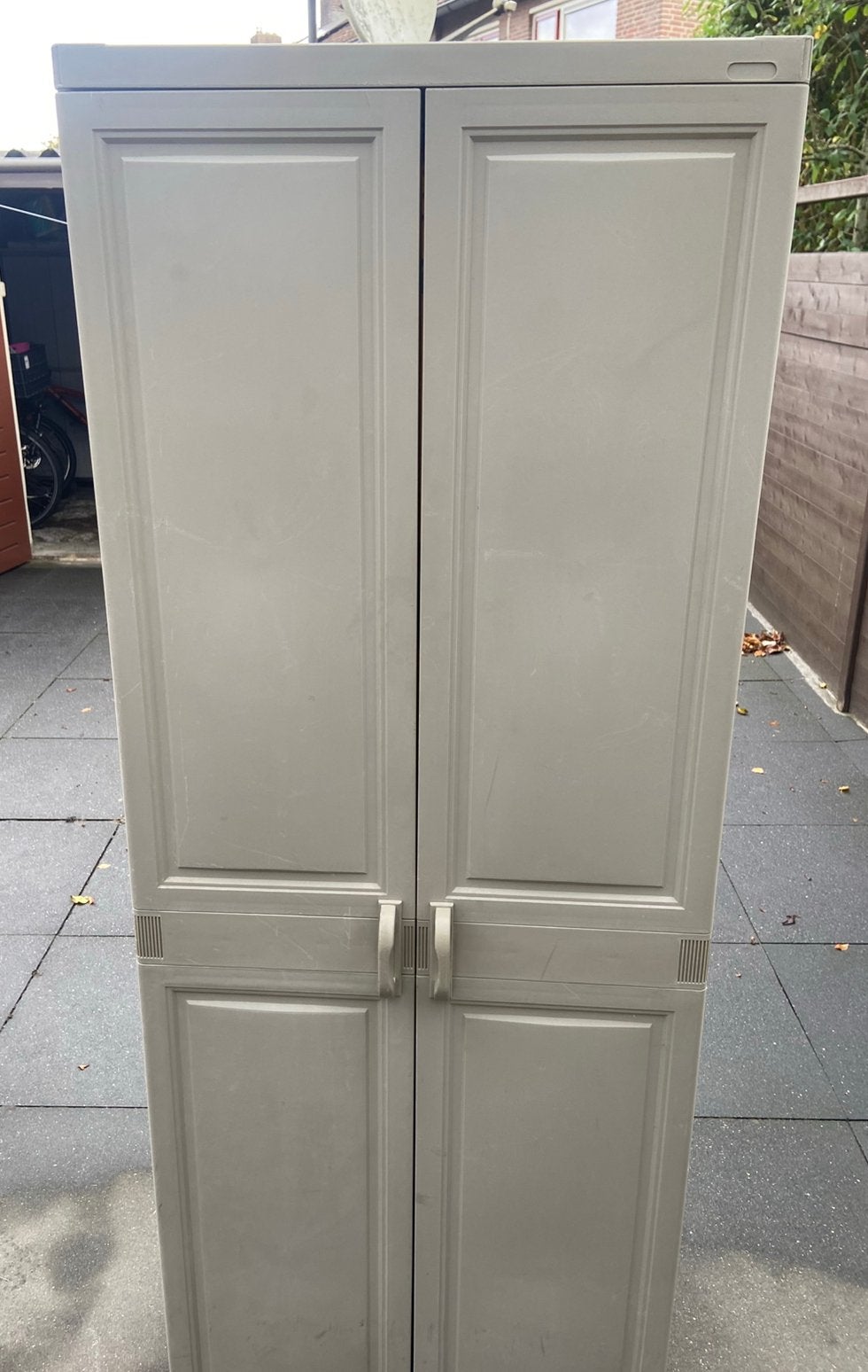 kunststof keter opbergkast voor binnen/buiten 65x44x179 cm, Ophalen, Zo goed als nieuw