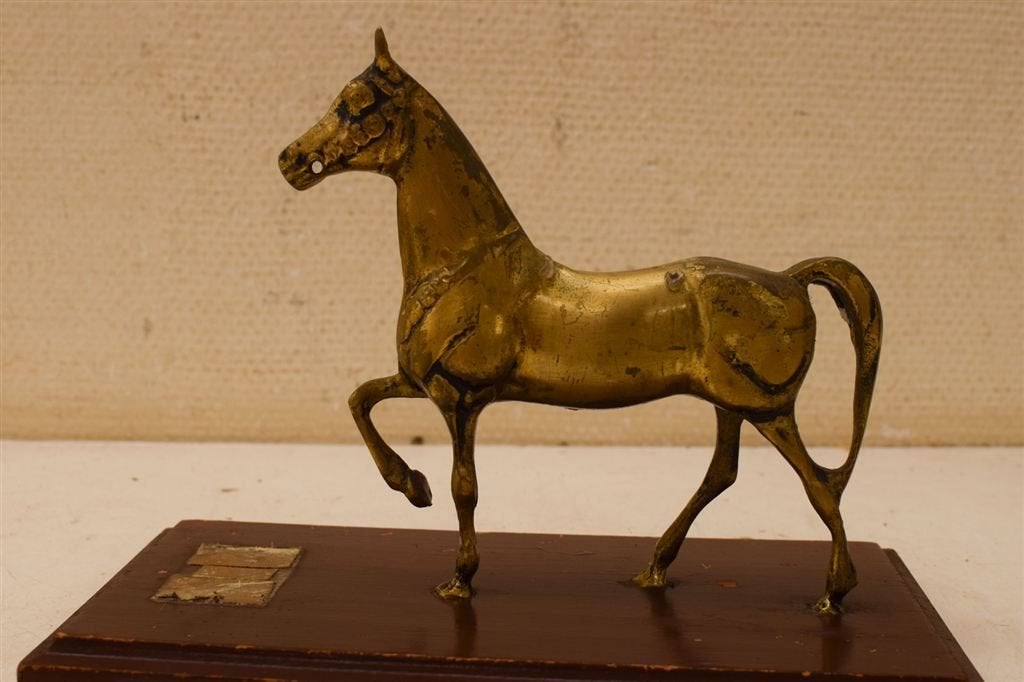 Bronzen Paard op een plankje 48297, Ophalen of Verzenden, Gebruikt, Dier