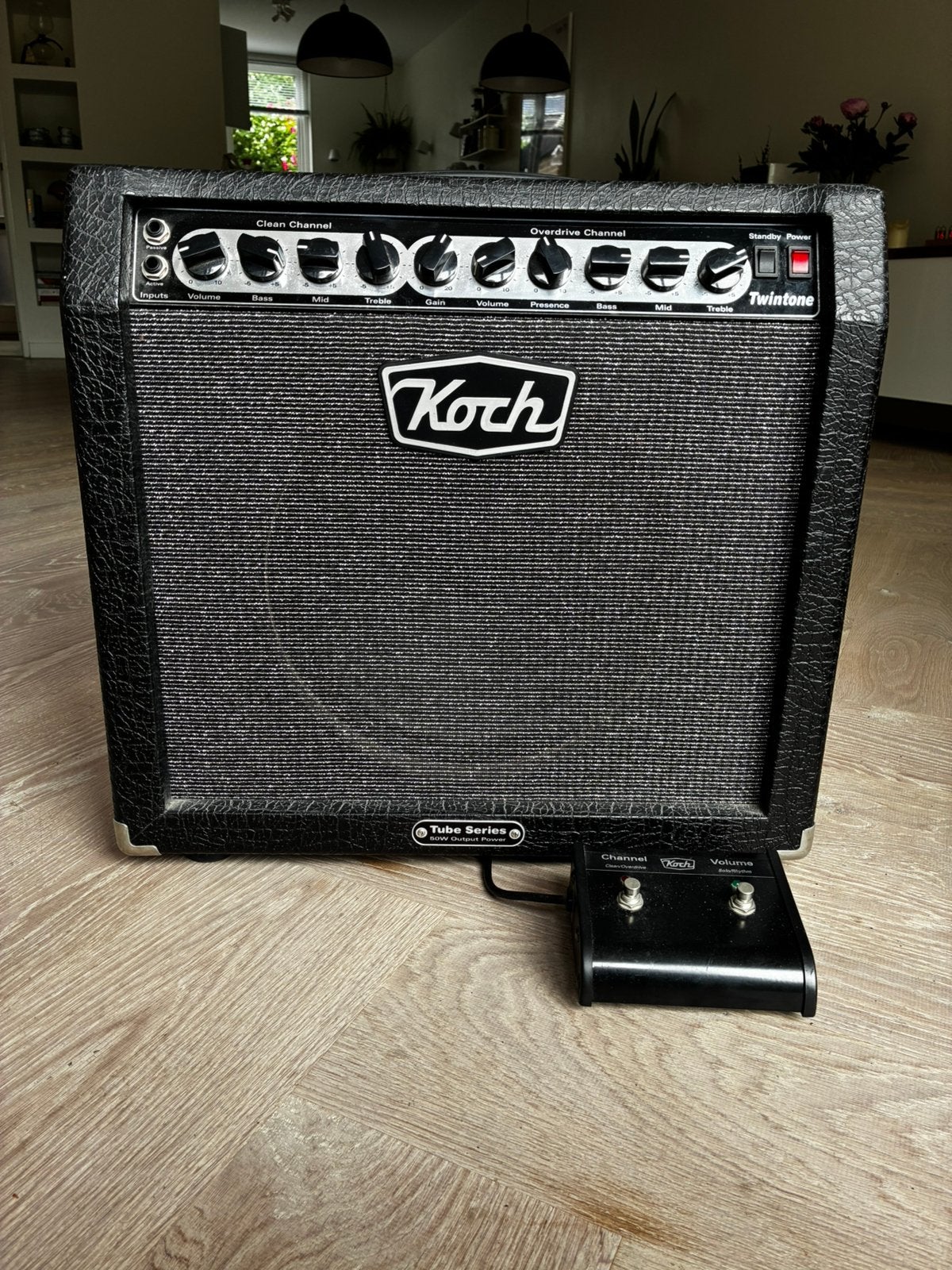 Koch Twintone incl. voetpedaal (2000), Muziek en Instrumenten, Ophalen, Zo goed als nieuw, 50 tot 100 watt