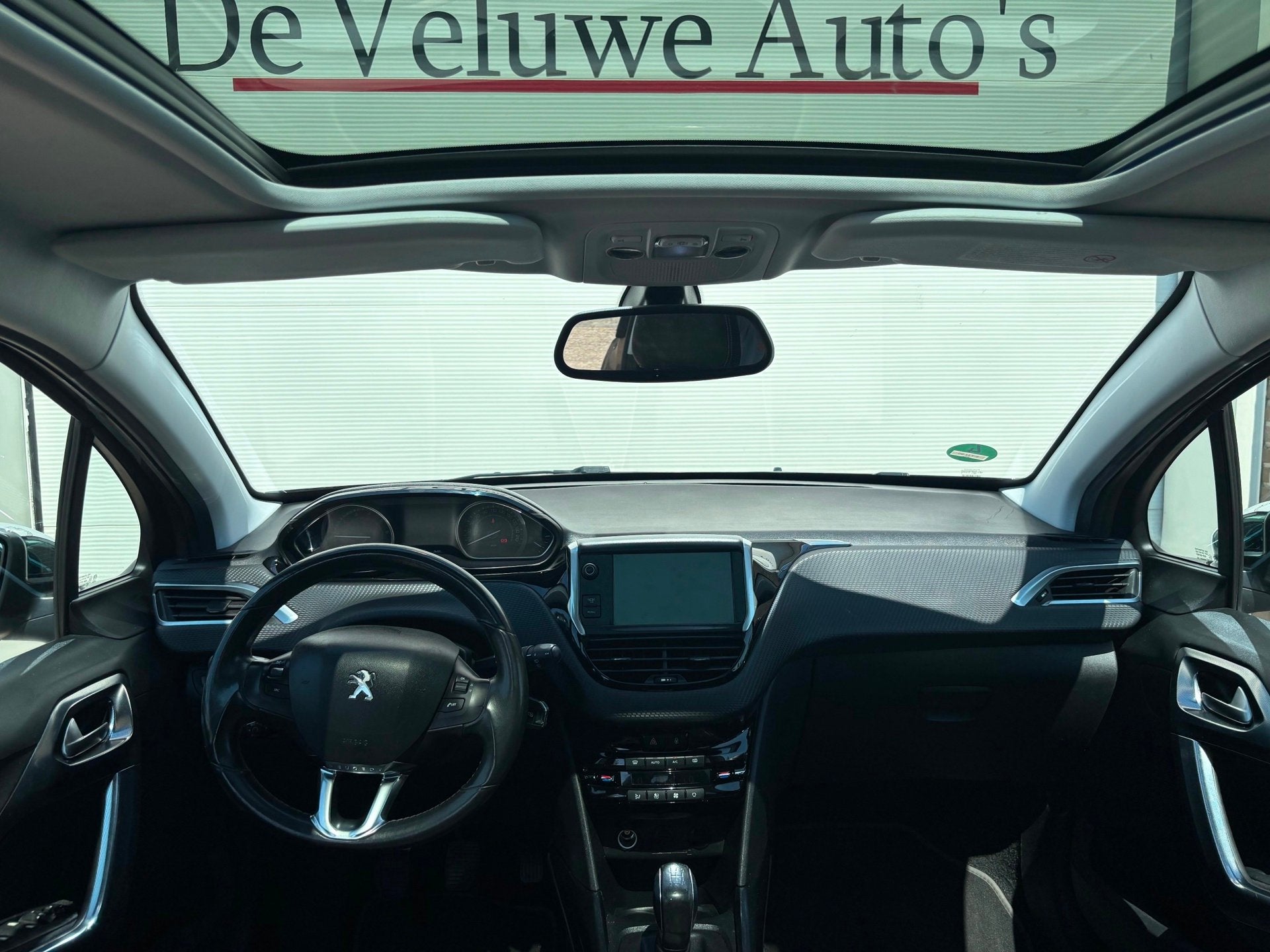 Peugeot 2008 1.2 VTi Allure Pack Premium Plus|PANO|LEDER, Voorwielaandrijving, Euro 5, 1199 cc, 82 pk