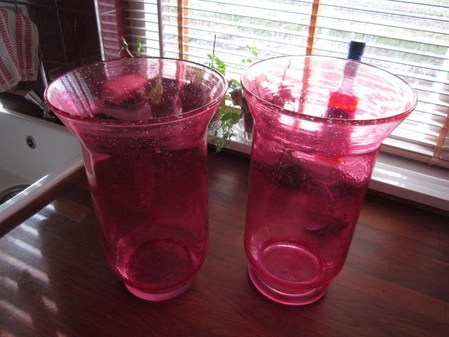 2 grote rose vazen., Ophalen, 32 cm, Roze, Glas