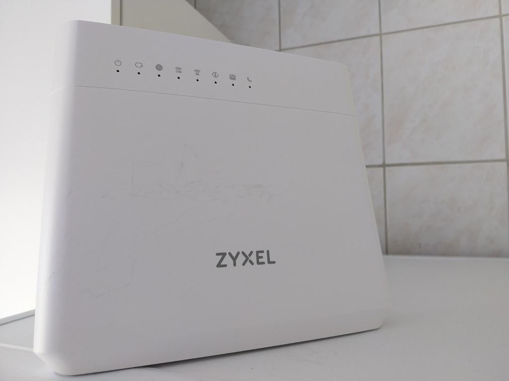 Zyxel VMG8825-T50 Internet Modem Router, Computers en Software, Routers en Modems, Ophalen, Zo goed als nieuw, Router met modem