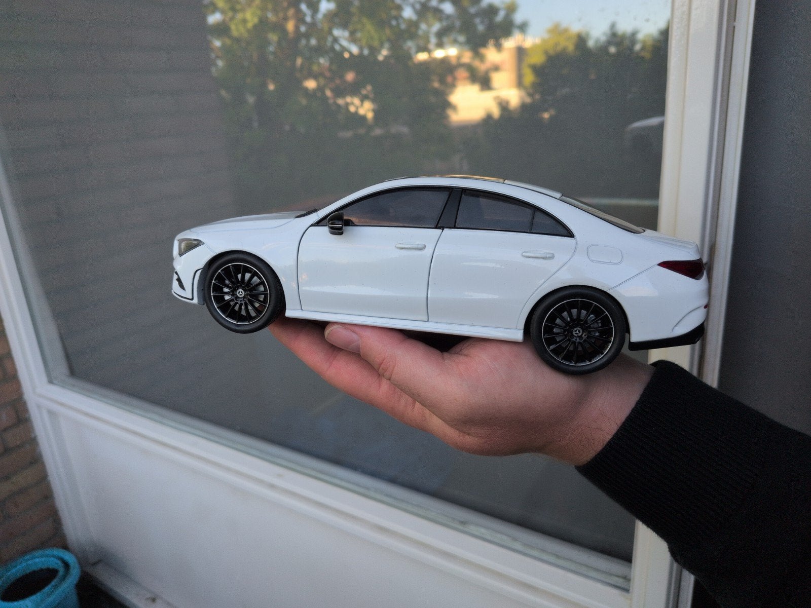 Solido 1:18 mercedes cla, Ophalen, Zo goed als nieuw, Auto, Solido