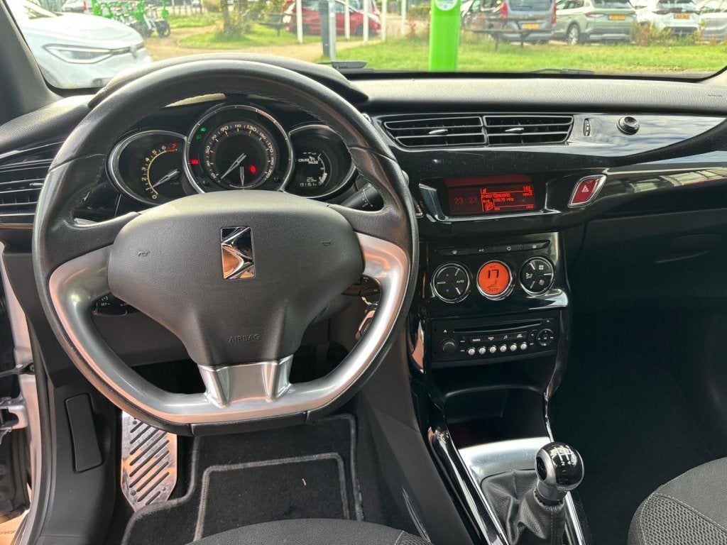 Citroën DS3 Cabrio 1.2 VTi So Chic airco cruise control 131, Euro 5, 1199 cc, Cabriolet, 82 pk
