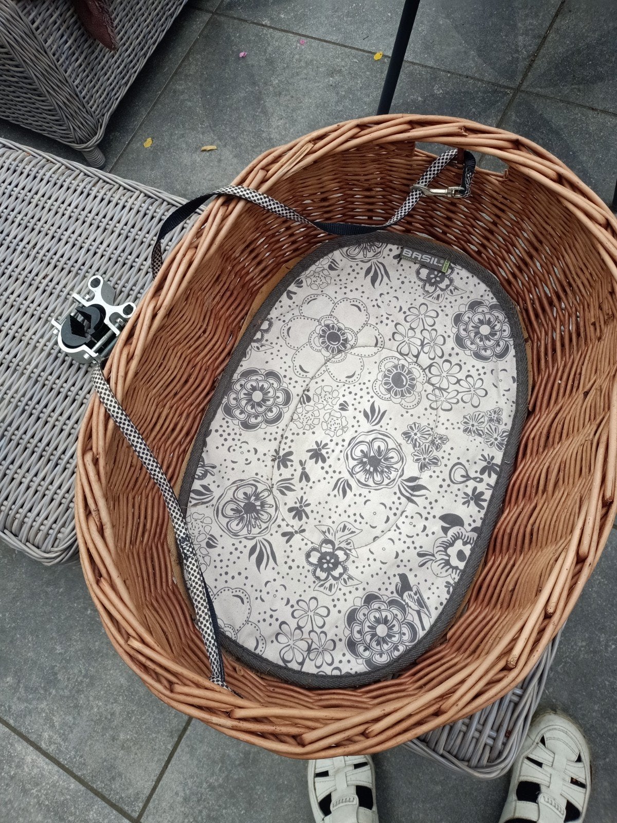 Basil fietsmand voor honden met stuurbevestiging, Ophalen, Stuurbevestiging, Basil, Zo goed als nieuw