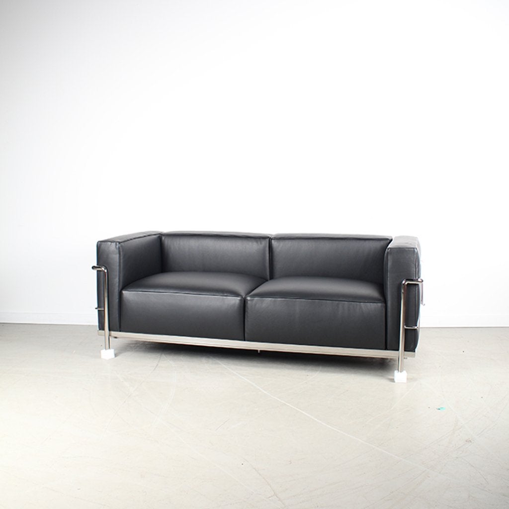 1x Cassina Le Corbusier LC3 2 Zits Bank Zwart – Leer, Niet ingevuld, Minder dan 75 cm, 150 tot 200 cm, Niet ingevuld