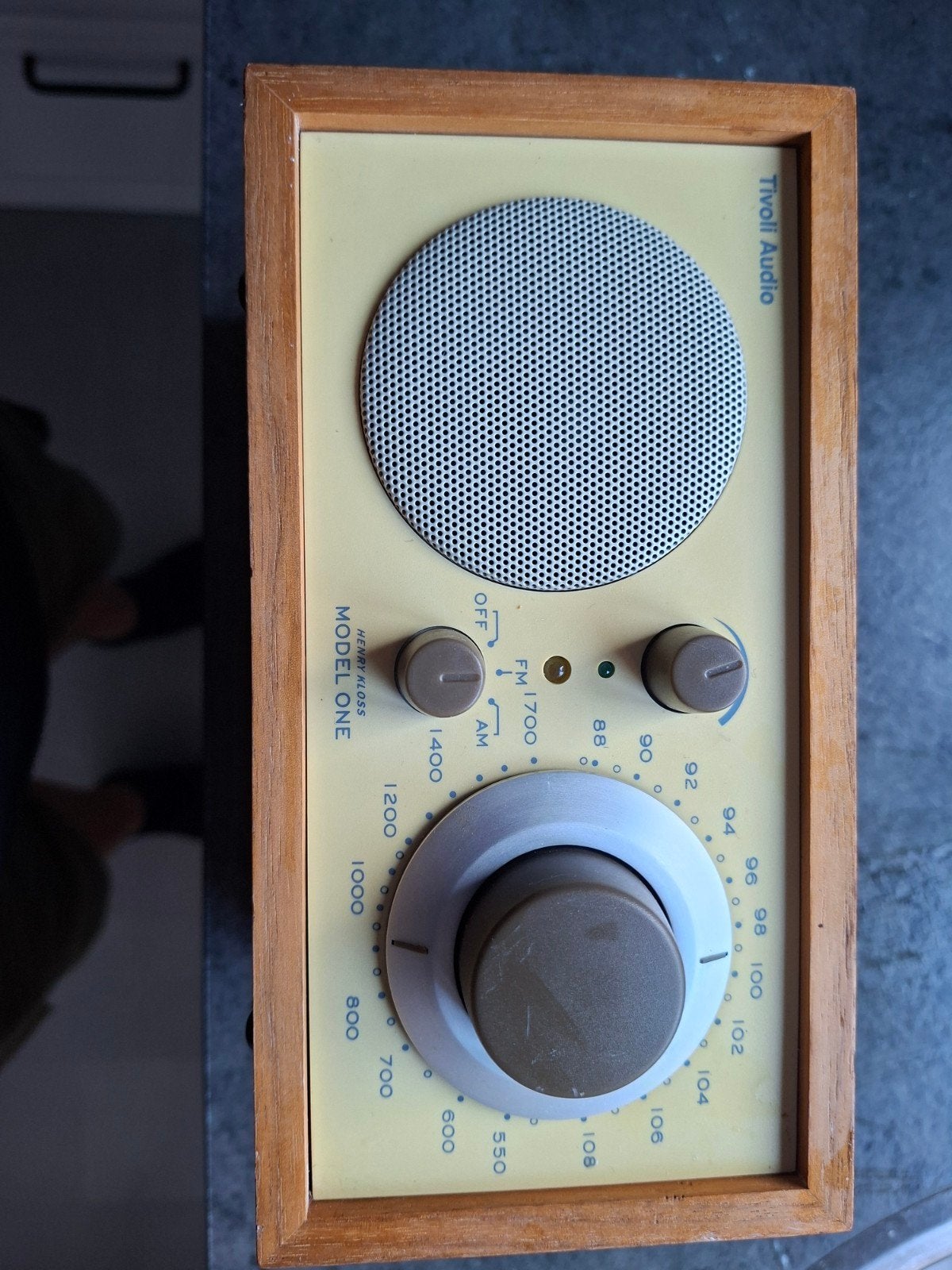 Tivoli Audio Model One Radio - Klassiek Design, Audio, Tv en Foto, Ophalen of Verzenden, Gebruikt, Radio