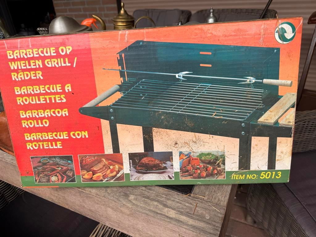 Vintage houtskool BBQ met spit - Nieuw in doos!, Tuin en Terras, Ophalen, Nieuw, Met accessoires