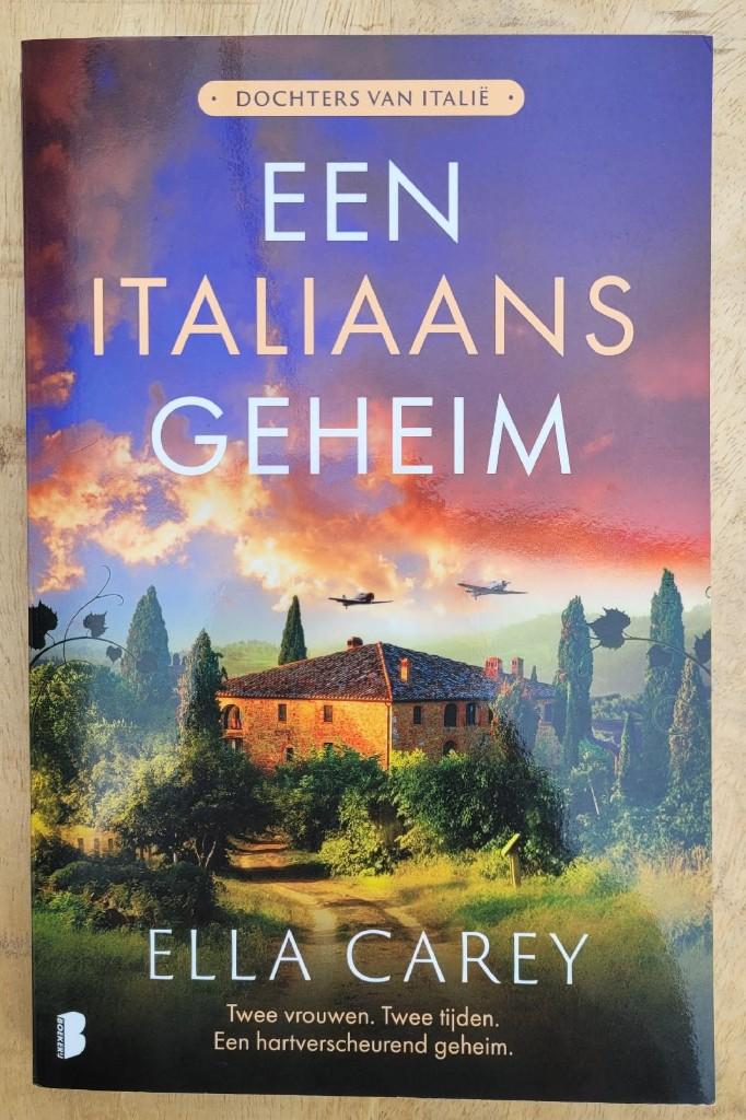 Een Italiaans geheim, een roman van Ella Carey, Ophalen of Verzenden, Zo goed als nieuw, Nederland