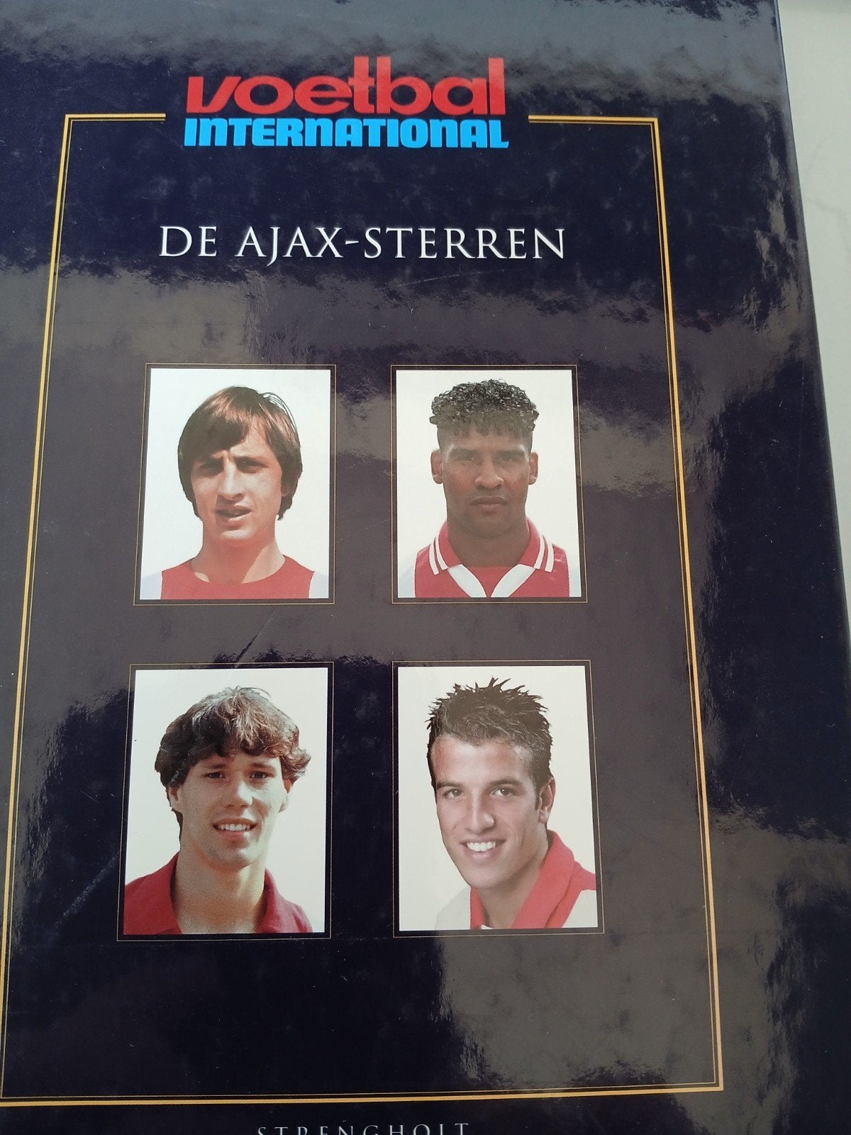 Voetbal International: De Ajax-Sterren - Boek, Ophalen of Verzenden, Gelezen, Voetbal International, Balsport