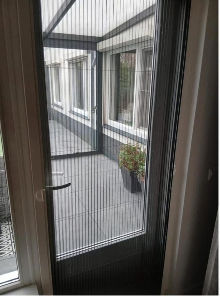 Hordeur Luxaflex, Ophalen, Kunststof, Gebruikt, 120 cm of meer