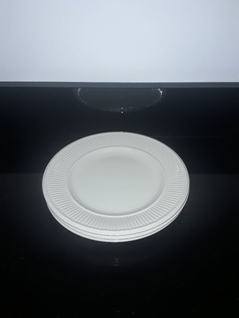 3 Wedgwood Edme ontbijtborden 21cm, Huis en Inrichting, Keuken | Servies, Verzenden, Zo goed als nieuw, Bord(en), Overige stijlen