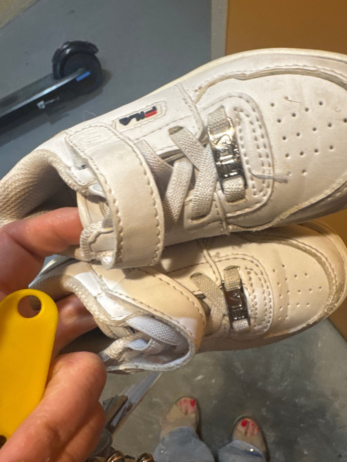Witte Fila sneakers maat 23 voor jongens of meisjes, Ophalen of Verzenden, Gebruikt, Jongen of Meisje, Schoenen