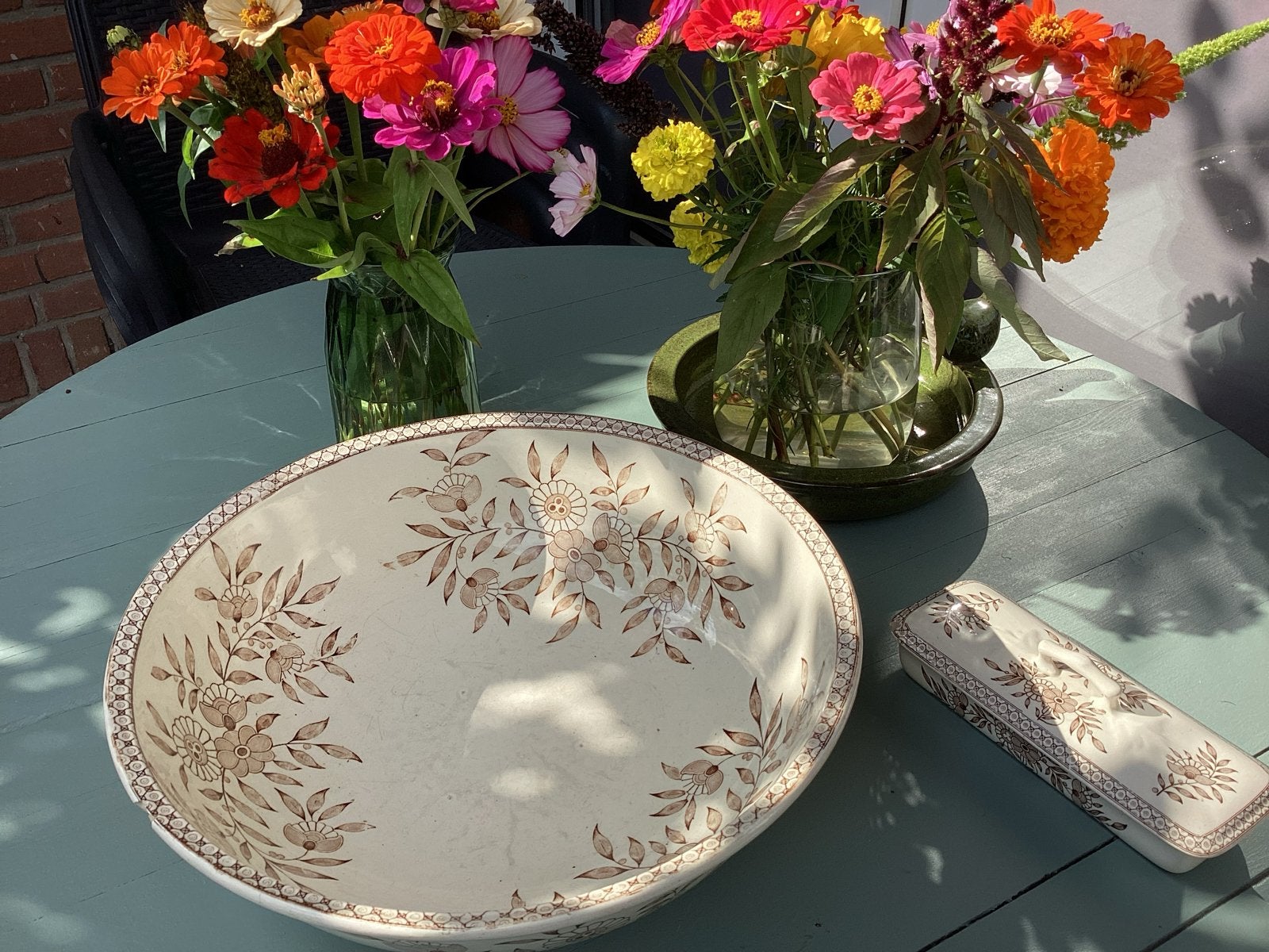 Antieke waskom en kammenbakje - Iris decor  beige met bruin, Antiek en Kunst, Ophalen