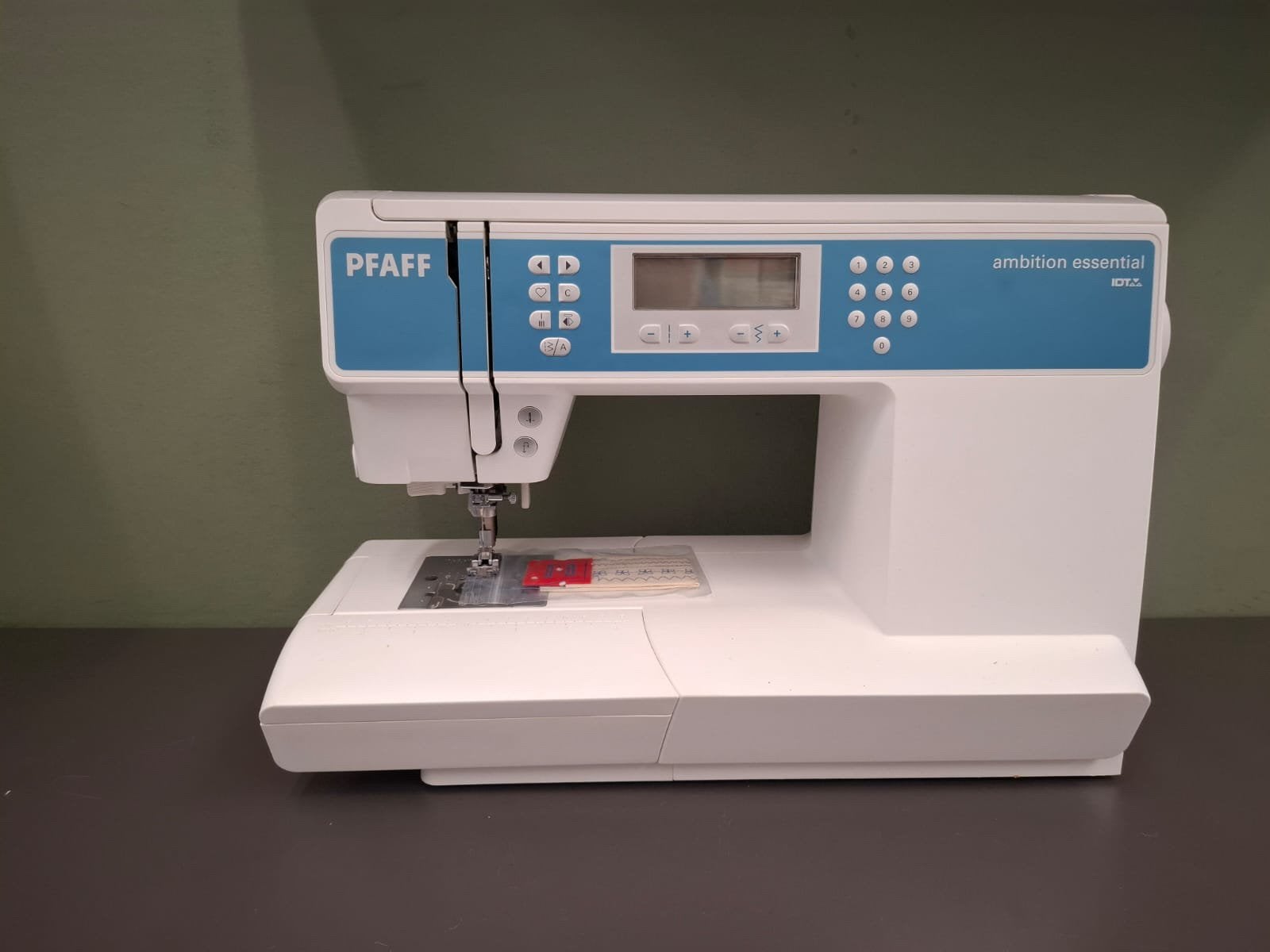Pfaff ambition essential, Ophalen of Verzenden, Gebruikt, Naaimachine, Pfaff