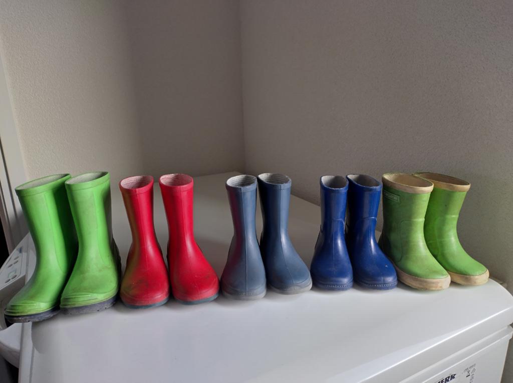 Diverse kinderregenlaarzen - maat 20 - 22 - 23 - 24 - 25, Gebruikt, Jongen of Meisje, Ophalen of Verzenden, Laarzen
