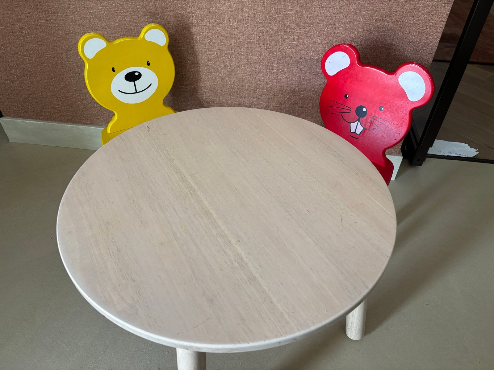 Hele set: Degelijke kinderstoeltjes en tafel - geen IKEA, Ophalen, Gebruikt, Tafel(s) en Stoel(en)