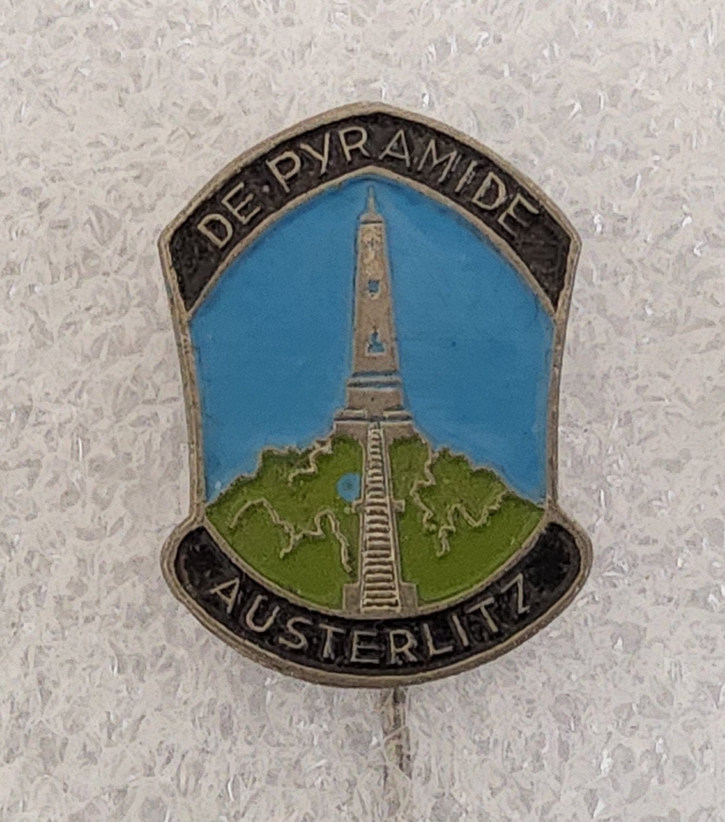 Vintage Speldje 'De Pyramide Austerlitz', Verzamelen, Ophalen of Verzenden, Gebruikt, Stad of Land, Speldje of Pin