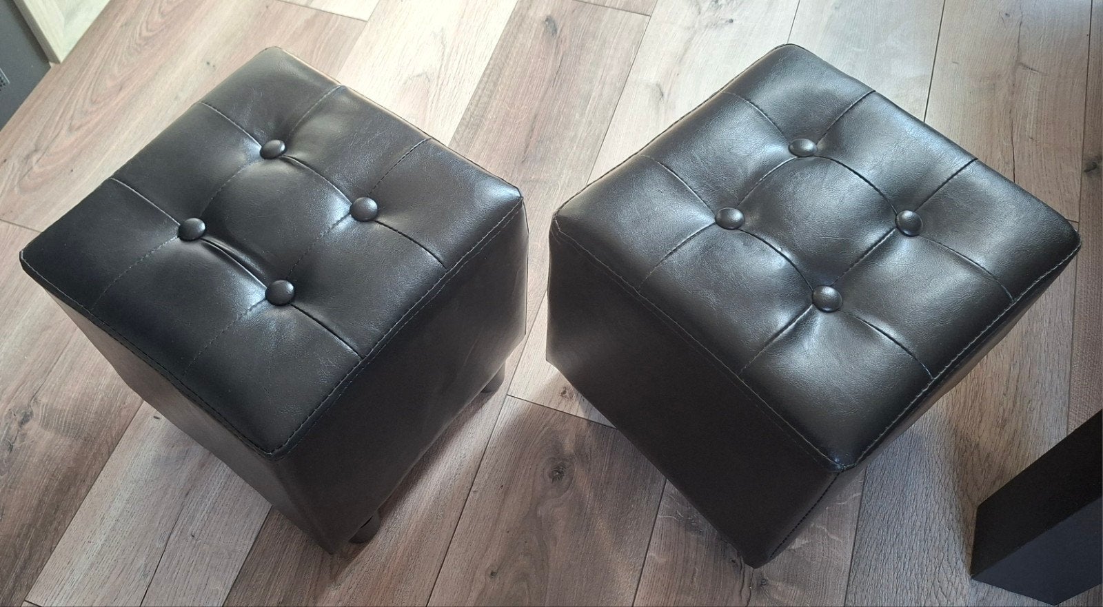 2 nieuwe zwarte poefjes,samen €10,-, Ophalen of Verzenden, Nieuw, Vierkant, Minder dan 50 cm