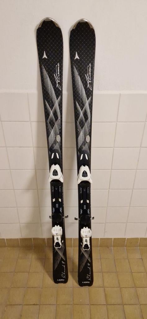 Atomic Cloud 9 ski's met skizak - 151cm, Sport en Fitness, Skiën en Langlaufen, Ophalen, 140 tot 160 cm, Gebruikt, Atomic