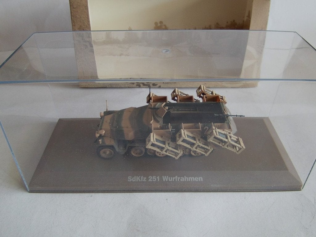 Atlas SdKfz 251 Wurfrahmen in Box. Die-cast metal,1/50, 2011, Ophalen of Verzenden, Landmacht, Duitsland, Miniatuur of Beeldje