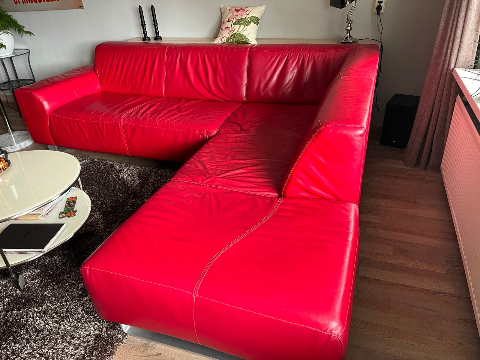 Warm rood lederen bank, Ophalen, Vierpersoons of meer