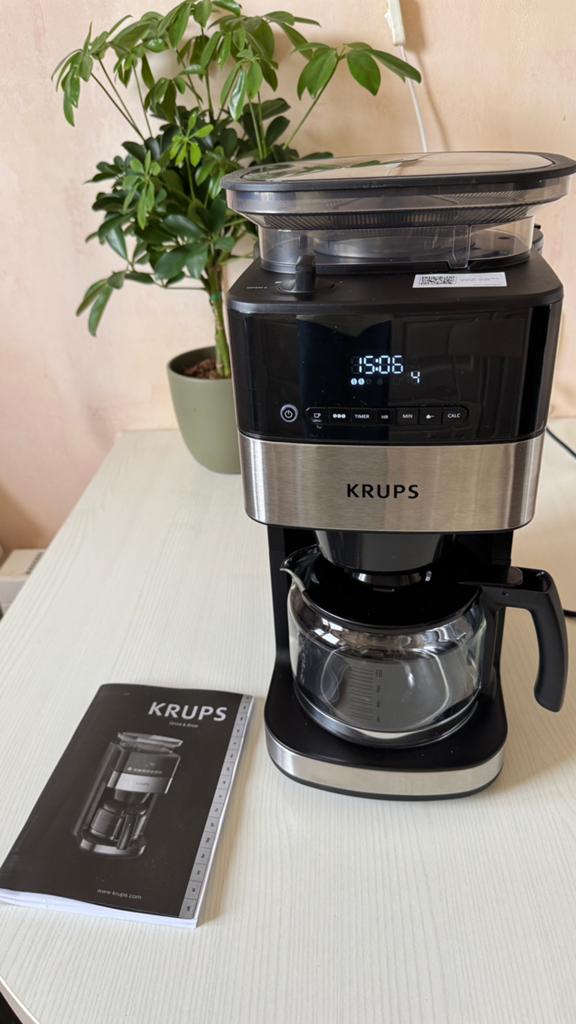 Krups Grind & Brew KM8328 koffiezetapparaat, Ophalen of Verzenden, Zo goed als nieuw, Koffiemachine, Koffiebonen