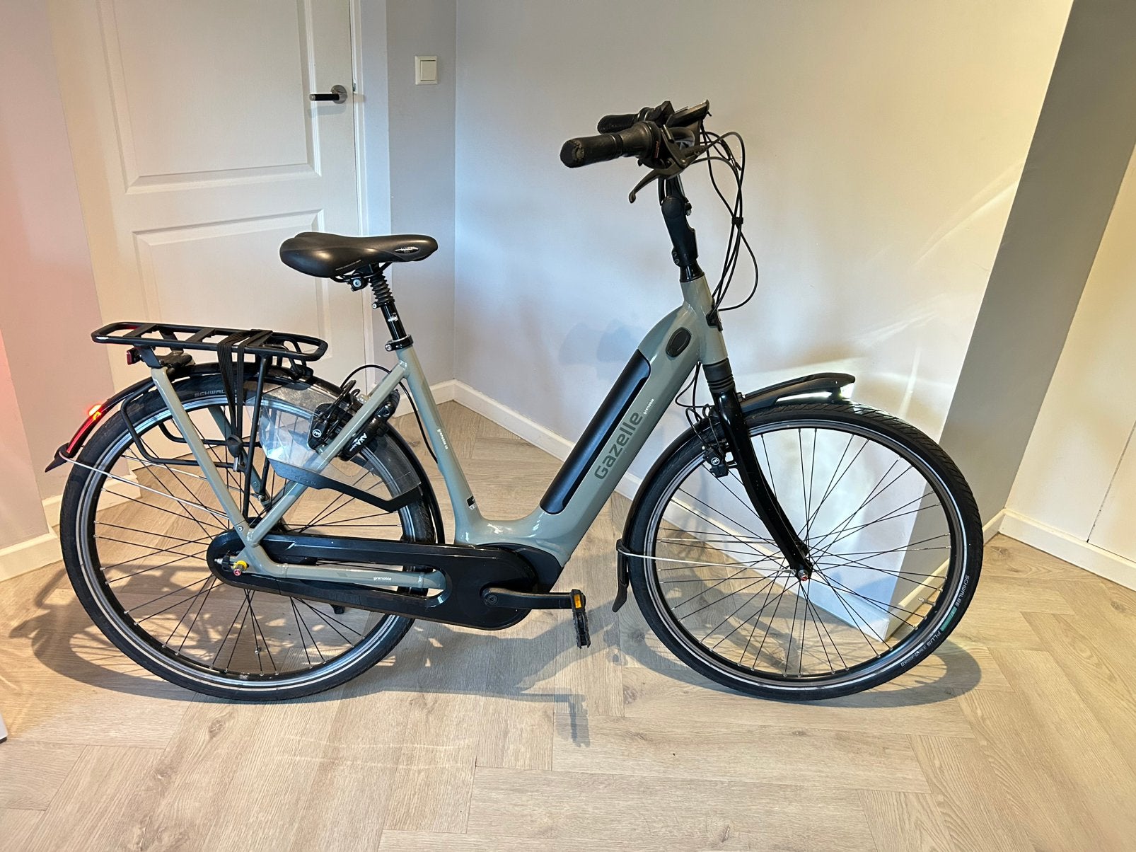 PRACHTSTAAT Gazelle Grenoble C8 53cm 2200km 500wh damesfiets, Gazelle, Gazelle, Ophalen of Verzenden, Zo goed als nieuw