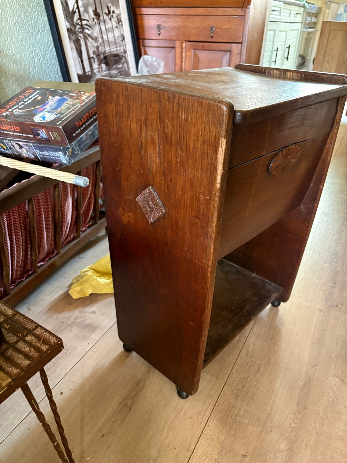 Vintage houten kastje met opbergvakken, Ophalen