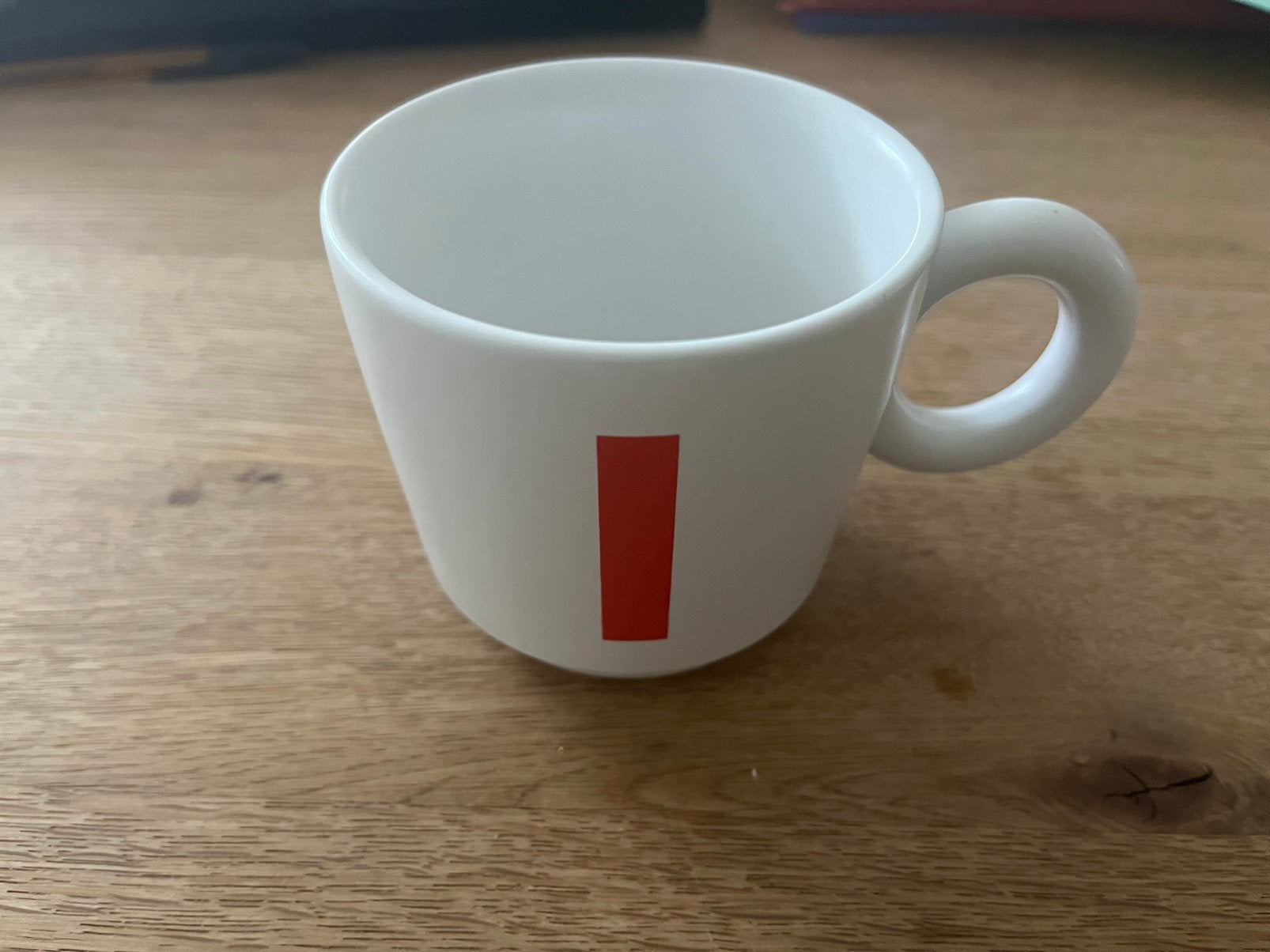 Kopje van de HEMA met hoofdletter I, Hema, Zo goed als nieuw, Modern, Aardewerk