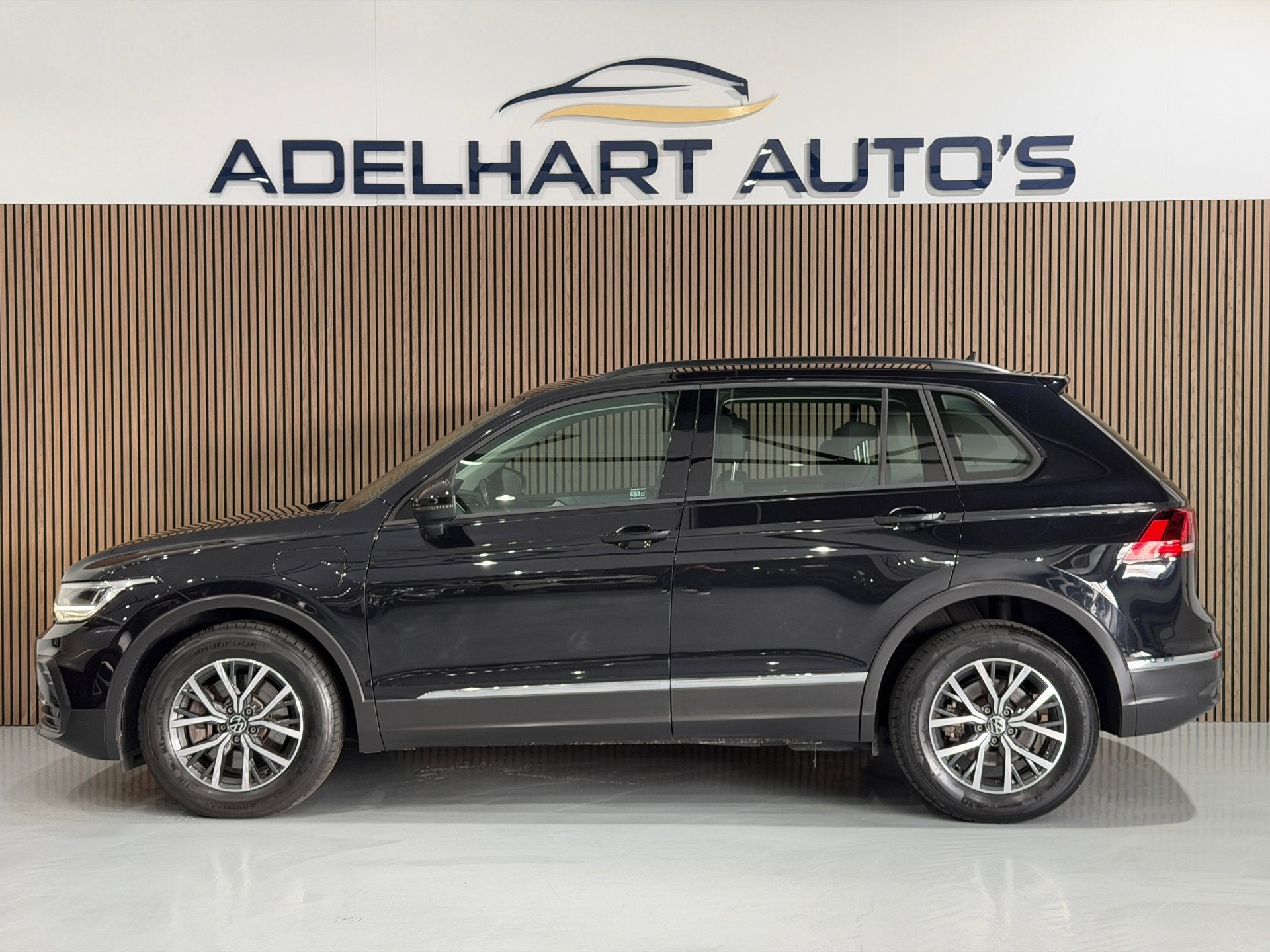 Volkswagen Tiguan 1.4 TSI eHybrid Automaat / Navigatie full, 1716 kg, Gebruikt, 4 cilinders, Zwart
