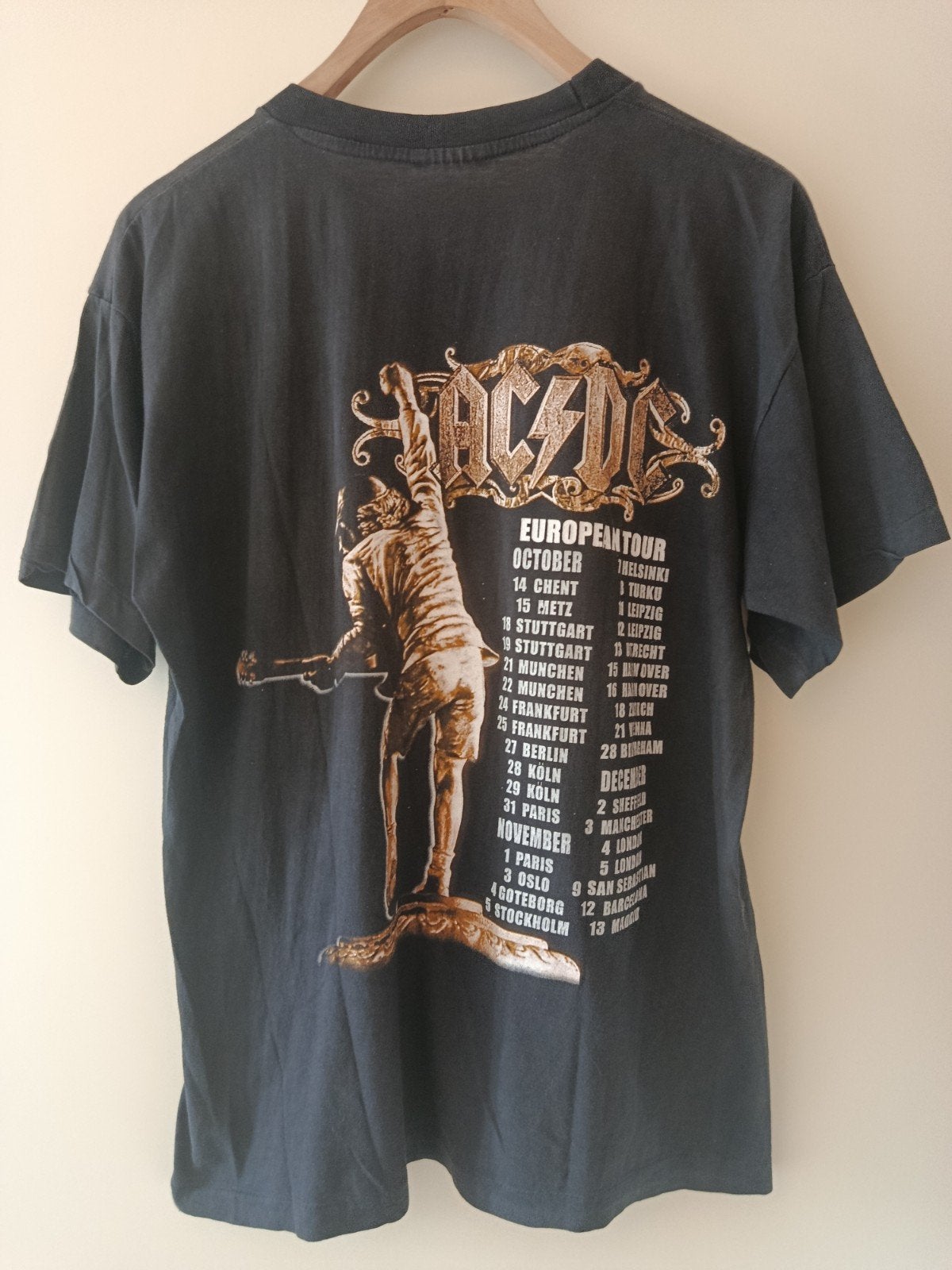 AC/DC European Tour Shirt Maat L, Kleding | Heren, T-shirts, Ophalen, Gedragen, Maat 52/54 (L), Zwart