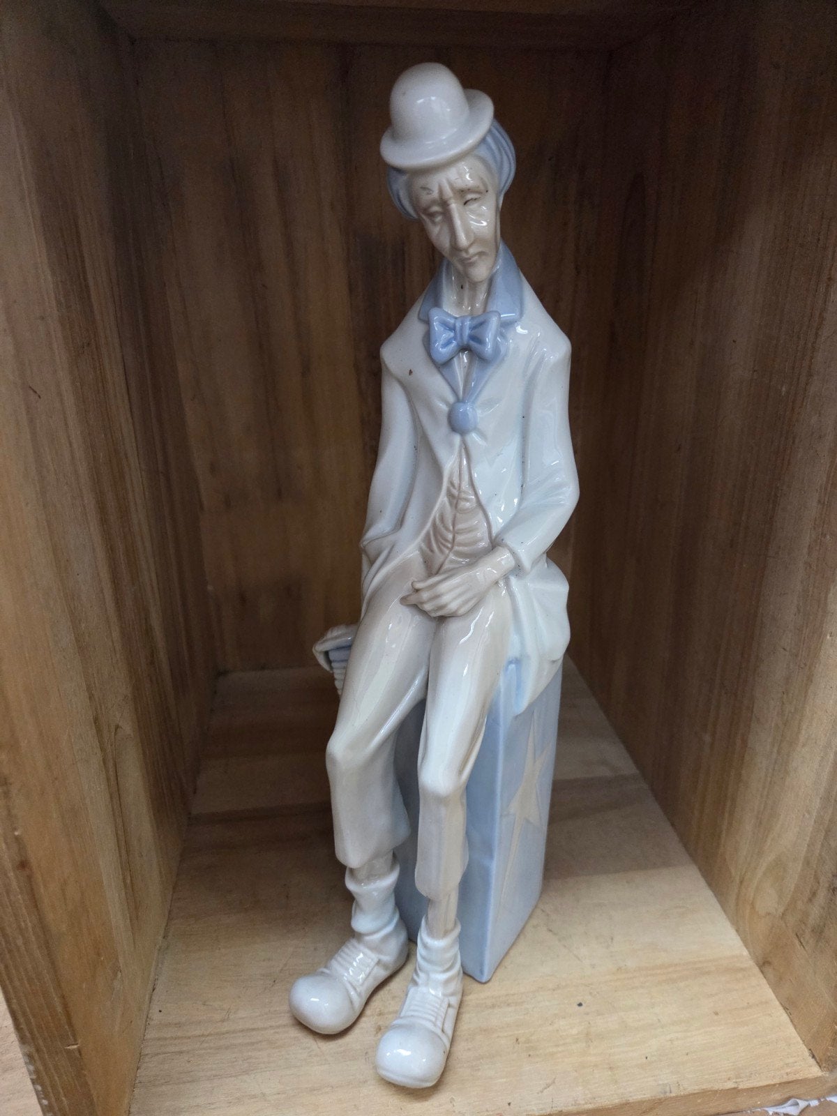 Vintage Porseleinen Droevige Clown Beeldje, Ophalen of Verzenden