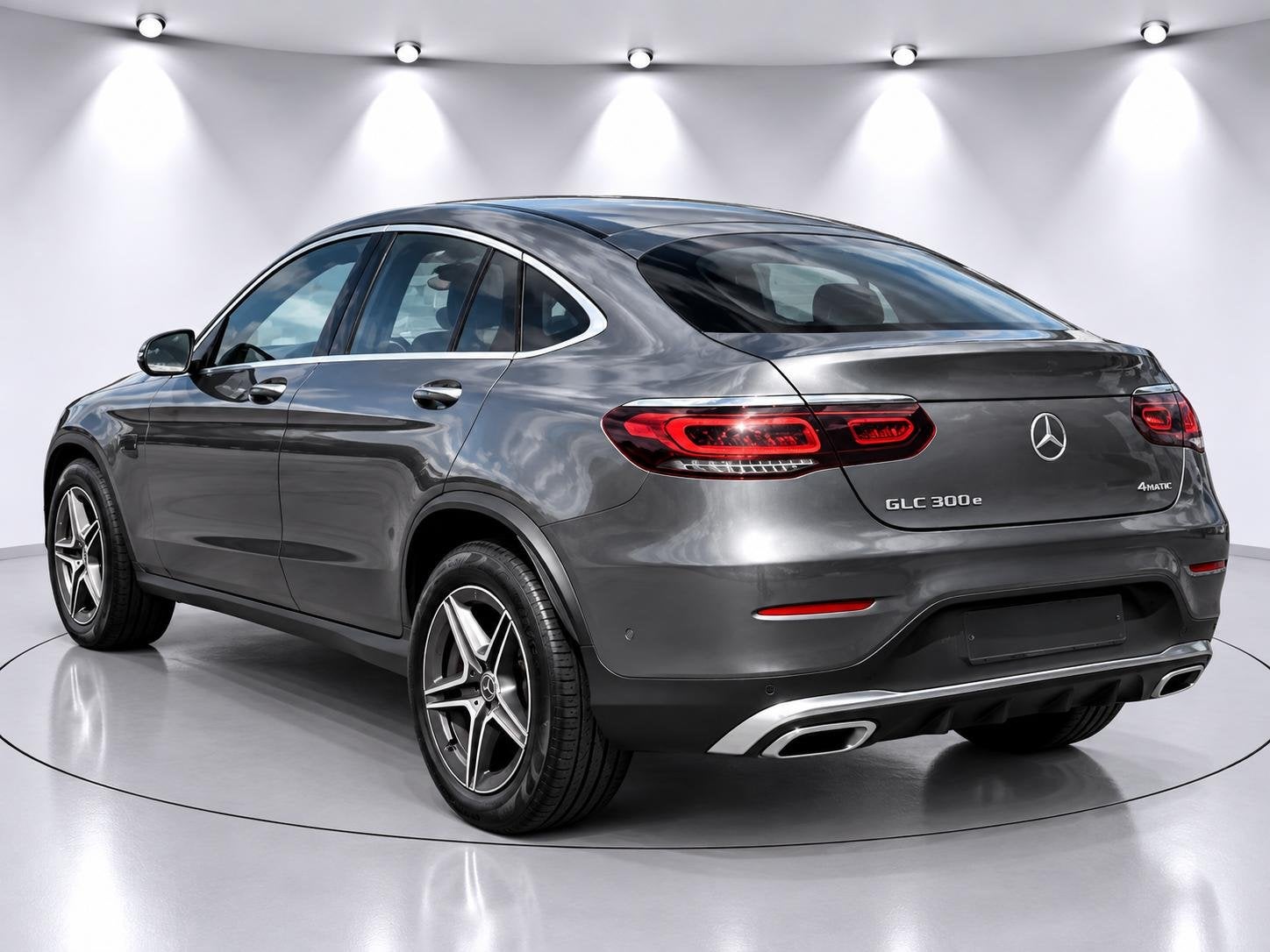 Mercedes-Benz GLC-klasse Coupé 300e 4MATIC AMG 360°-CAMERA, Auto's, Automaat, 14 kWh, Gebruikt, 4 cilinders