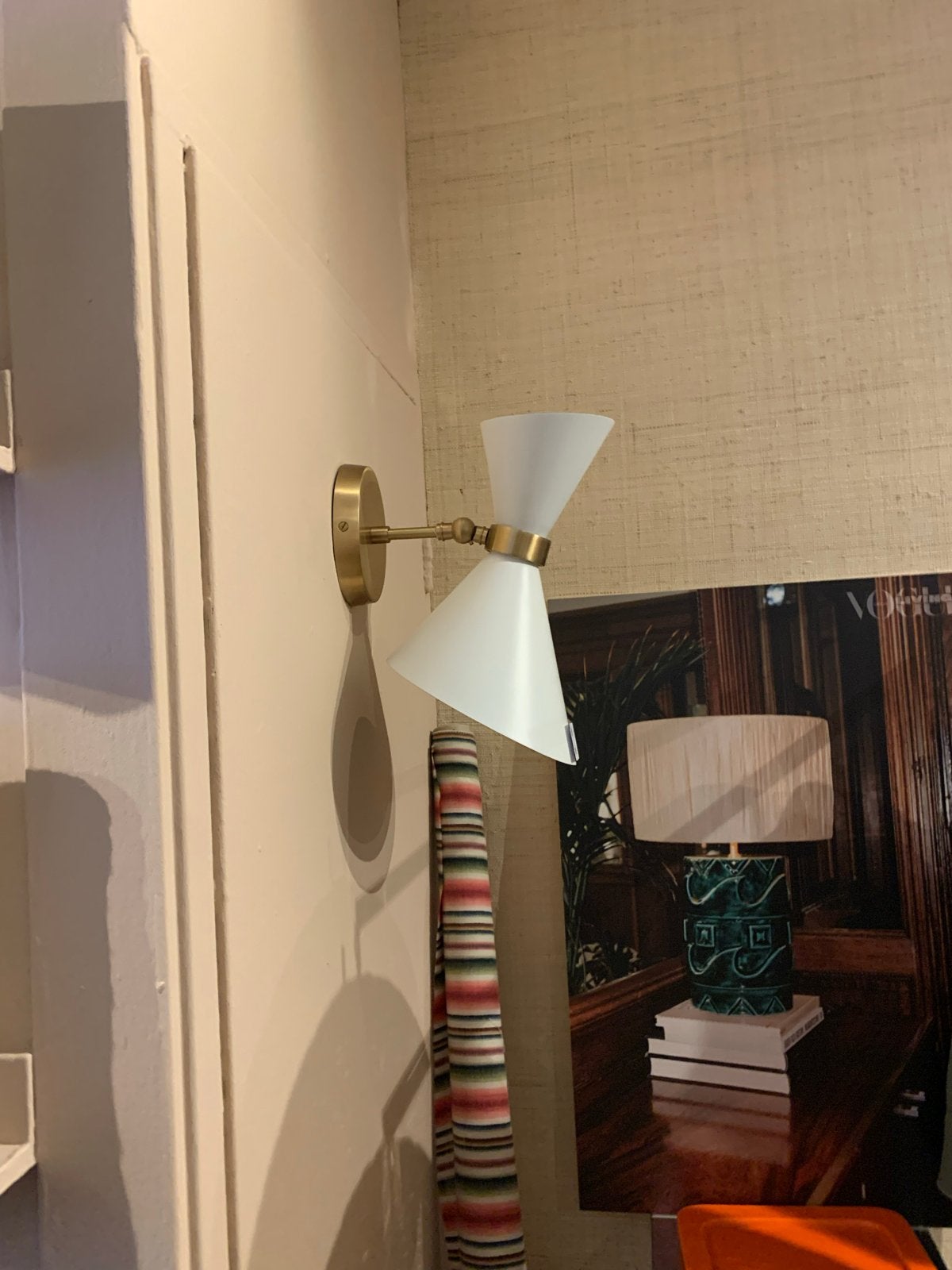 Moderne wandlamp wit/goud - Jo Plismy Ltd. GC-017, Ophalen of Verzenden, Nieuw, Metaal