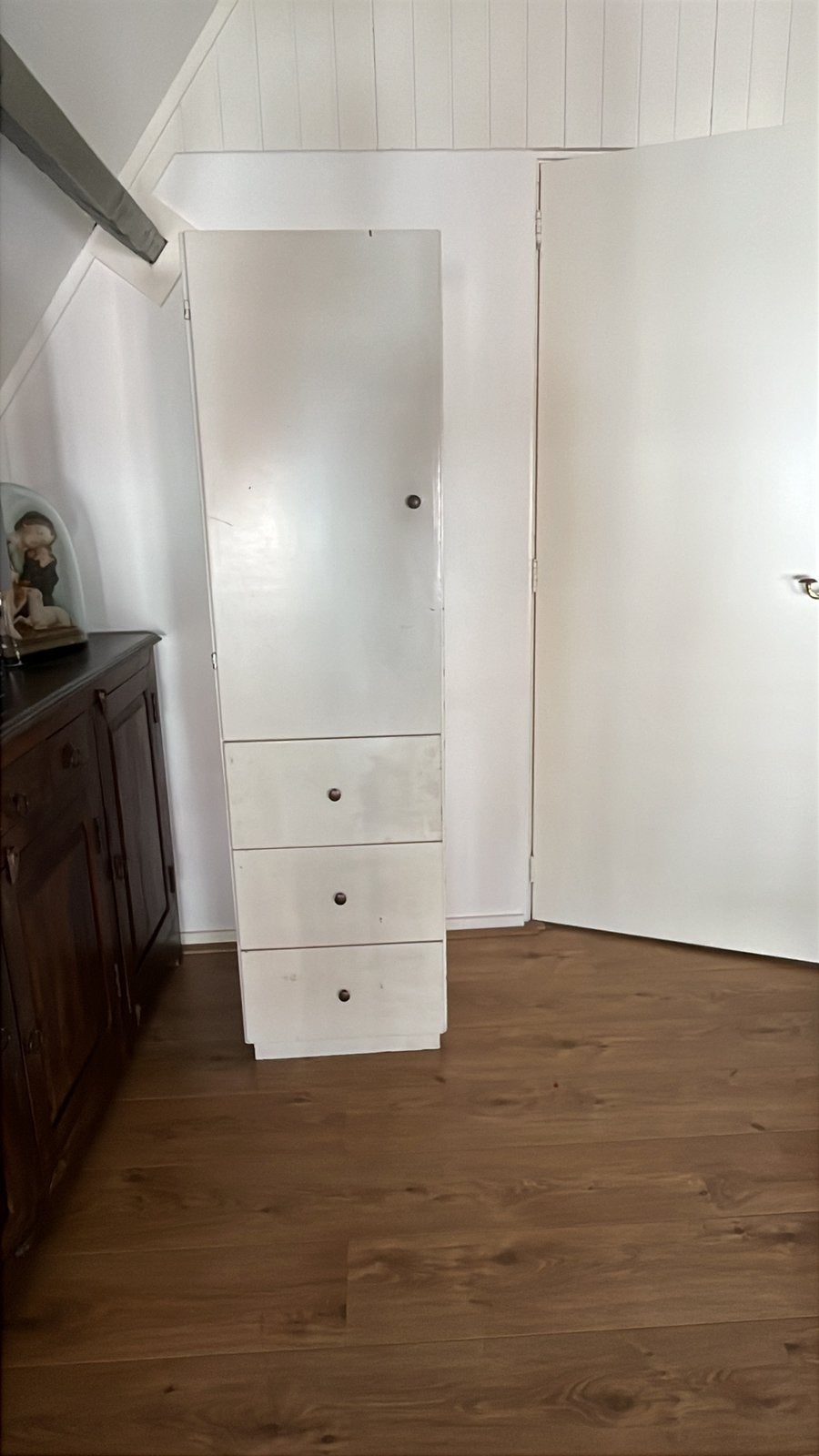 Handgemaakte degelijke houten kast. Makkelijk te schilderen, Huis en Inrichting, Kasten | Kledingkasten, Ophalen, Met deur(en)