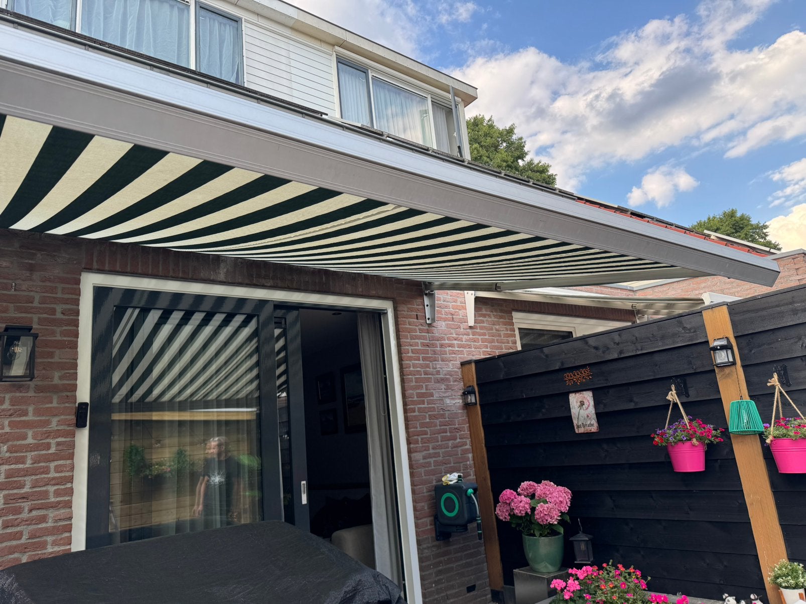 Knikarmscherm groen-wit gestreept. Ongeveer 4.5x2.5m, Ophalen, Gebruikt, 450 cm of meer, Elektrisch